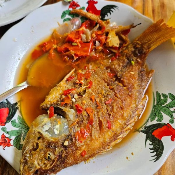 Berkas:Pecak Nila Hj Suhayati WH Aliyah .jpg