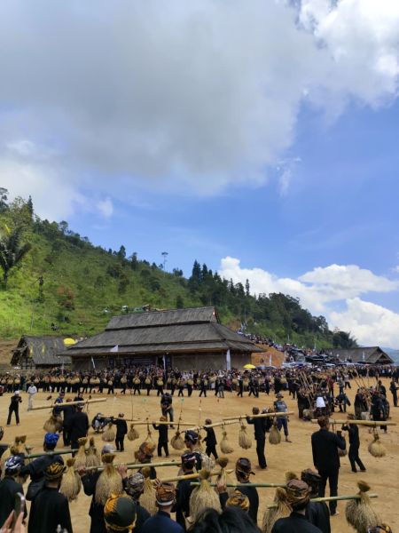 Berkas:Seren taun di gelar alam.jpg