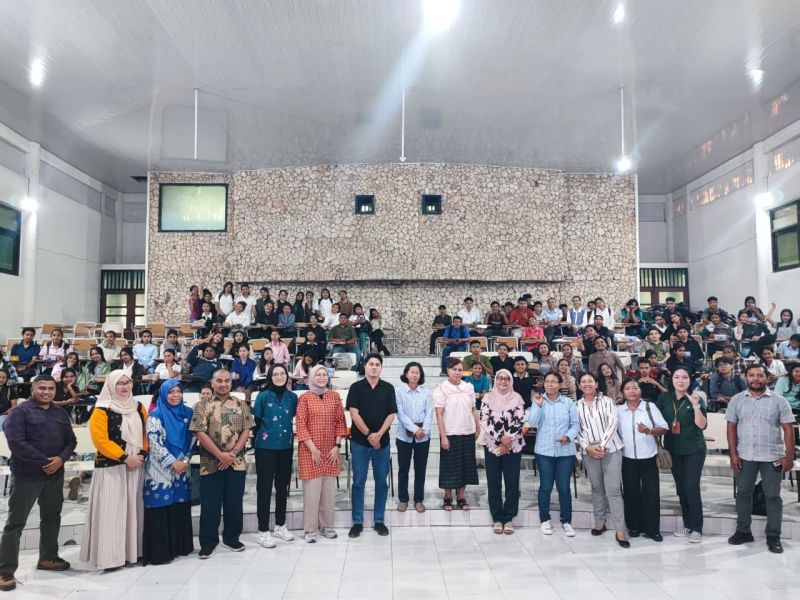 Berkas:Foto bersama.jpg